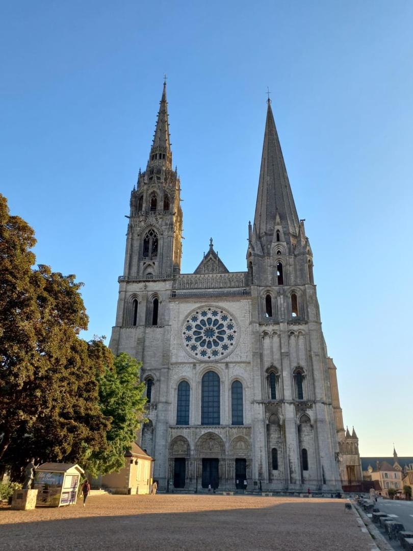 Le Gite De La Cathedrale Apartment Chartres Exterior photo